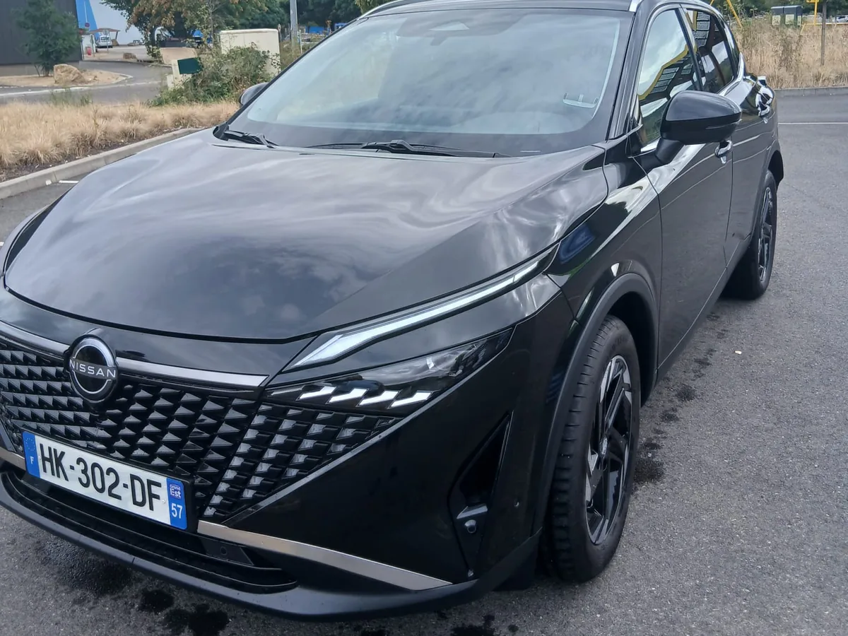Nissan Qashqai e-POWER noir de face — SUV hybride premium Didier VTC Metz chauffeur privé